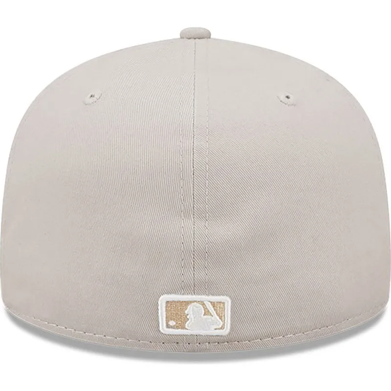 beige-platt-keps-justerad-59fifty-league-essential-fran-new-york-yankees-mlb-av-new-era