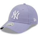 casquette-courbee-violette-ajustable-pour-femme-9forty-league-essential-new-york-yankees-mlb-new-era