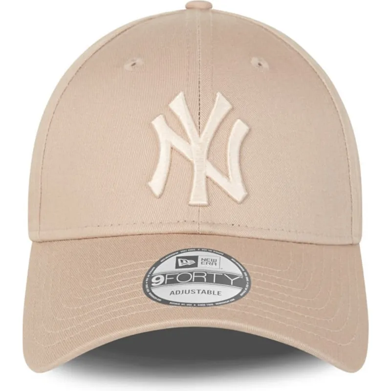 bojd-beige-justerbar-keps-med-beige-logotyp-9forty-league-essential-fran-new-york-yankees-mlb-av-new-era