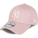 rozowa-czapka-z-zakrzywionym-daszkiem-z-regulacja-i-rozowym-logo-9forty-league-essential-new-york-yankees-mlb-od-new-era