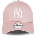 casquette-courbee-rose-ajustable-avec-logo-rose-9forty-league-essential-new-york-yankees-mlb-new-era