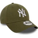 gorra-curva-verde-ajustable-9forty-jersey-essential-de-new-york-yankees-mlb-de-new-era