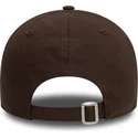 gorra-curva-marron-oscuro-ajustable-9forty-league-essential-de-new-york-yankees-mlb-de-new-era