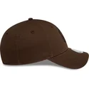 gorra-curva-marron-oscuro-ajustable-con-logo-marron-oscuro-para-mujer-9forty-league-essential-de-new-york-yankees-mlb-de-new-era