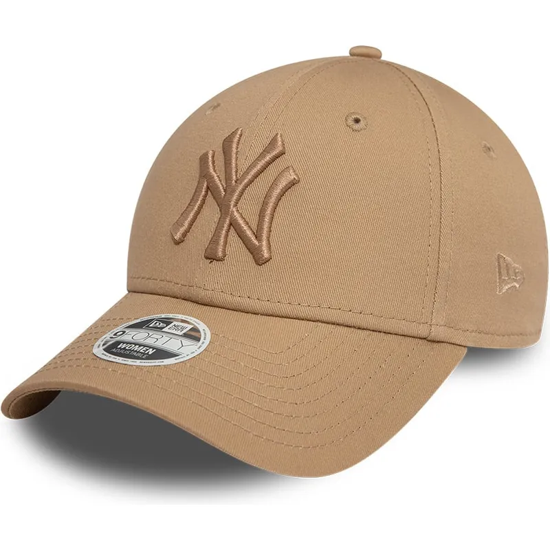 9forty-league-essential-verstellbare-damenkappe-mit-gebogenem-schirm-in-hellbraun-mit-hellbraunem-logo-der-new-york-yankees-mlb-