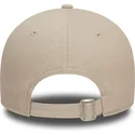 gorra-curva-beige-ajustable-9forty-league-essential-de-chicago-white-sox-mlb-de-new-era