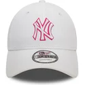 gorra-curva-blanca-ajustable-con-logo-rosa-9forty-team-outline-de-new-york-yankees-mlb-de-new-era