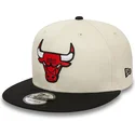 gorra-plana-beige-y-negra-snapback-9fifty-logo-de-chicago-bulls-nba-de-new-era