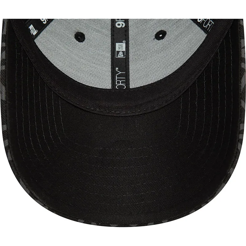 czarna-regulowana-czapka-z-daszkiem-dla-kobiet-9forty-monogram-new-york-yankees-mlb-new-era