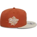 brazowo-bezowa-czapka-z-daszkiem-typu-snapback-9fifty-z-naszywka-new-york-yankees-mlb-od-new-era