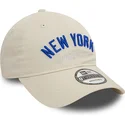 gorra-curva-beige-ajustable-9twenty-wordmark-de-new-york-yankees-mlb-de-new-era