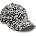 gorra-curva-beige-y-negra-ajustable-9forty-monogram-de-new-york-yankees-mlb-de-new-era