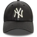 czarna-zakrzywiona-czapka-regulowana-9forty-leather-new-york-yankees-mlb-od-new-era