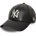 czarna-zakrzywiona-czapka-regulowana-9forty-leather-new-york-yankees-mlb-od-new-era