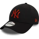 gorra-curva-negra-ajustable-con-logo-rojo-9forty-league-essential-de-new-york-yankees-mlb-de-new-era