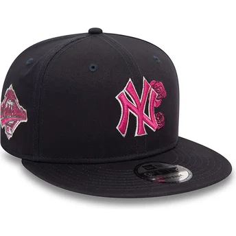 Casquette plate bleue marine snapback avec logo rose 9FIFTY Seasonal Flower New York Yankees MLB New Era