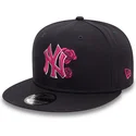 new-era-flat-brim-pink-logo-9fifty-seasonal-flower-new-york-yankees-mlb-navy-blue-snapback-cap