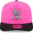 new-era-curved-brim-golfer-chrome-logo-new-york-yankees-mlb-pink-and-black-snapback-cap