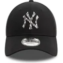 new-era-curved-brim-9forty-seasonal-infill-new-york-yankees-mlb-black-adjustable-cap