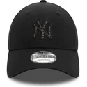 czarna-regulowana-czapka-z-zakrzywionym-daszkiem-9forty-check-infill-new-york-yankees-mlb-marki-new-era