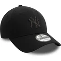 new-era-curved-brim-9forty-check-infill-new-york-yankees-mlb-black-adjustable-cap