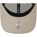 gorra-curva-beige-ajustable-con-logo-violeta-9forty-repreve-mini-logo-de-new-york-yankees-mlb-de-new-era