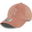 casquette-courbee-rose-ajustable-pour-femme-9forty-velour-diamante-new-york-yankees-mlb-new-era