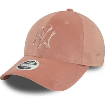 Różowa regulowana czapka z zakrzywionym daszkiem dla kobiet 9FORTY Velour Diamante New York Yankees MLB od New Era