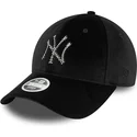 czarna-zakrzywiona-regulowana-czapka-dla-kobiet-9forty-velour-diamante-new-york-yankees-mlb-od-new-era