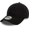 czarna-zakrzywiona-regulowana-czapka-z-czarnym-logo-9twenty-washed-new-york-yankees-mlb-od-new-era