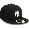 czarna-dopasowana-czapka-z-daszkiem-dla-chlopca-59fifty-new-york-yankees-mlb-new-era