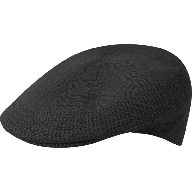 svart-basker-med-guldlogotyp-tropic-504-ventair-black-gold-fran-kangol