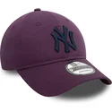 casquette-courbee-violette-ajustable-avec-logo-bleu-marine-9twenty-league-essential-new-york-yankees-mlb-new-era