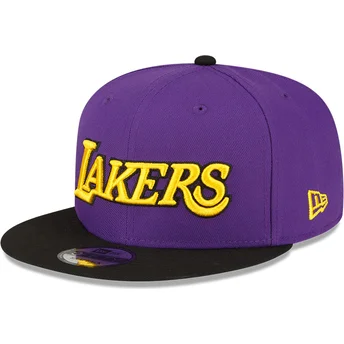Καπέλο με ίσιο γείσο βιολετί και μαύρο snapback 9FIFTY Statement των Los Angeles Lakers NBA της New Era