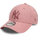 rozowa-regulowana-czapka-z-zakrzywionym-daszkiem-z-rozowym-logo-9forty-league-essential-new-york-yankees-mlb-marki-new-era