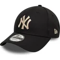 gorra-curva-negra-ajustable-con-logo-beige-9forty-league-essential-de-new-york-yankees-mlb-de-new-era