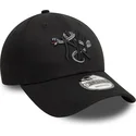justerbar-svart-bojd-keps-med-svart-logotyp-9forty-icon-av-new-york-yankees-mlb-snake-fran-new-era