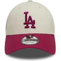 casquette-courbee-beige-et-rouge-ajustable-avec-logo-rouge-9forty-world-series-patch-los-angeles-dodgers-mlb-new-era