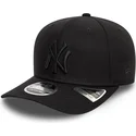 gorra-curva-negra-snapback-con-logo-negro-9seventy-stretch-snap-de-new-york-yankees-mlb-de-new-era