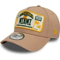 gorra-curva-marron-claro-snapback-9forty-a-frame-license-plate-de-miami-ciudades-y-playas-de-new-era