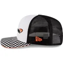czapka-trucker-plaska-biala-i-czarna-snapback-9fifty-z-daszkiem-w-krate-mclaren-racing-formula-1-od-new-era
