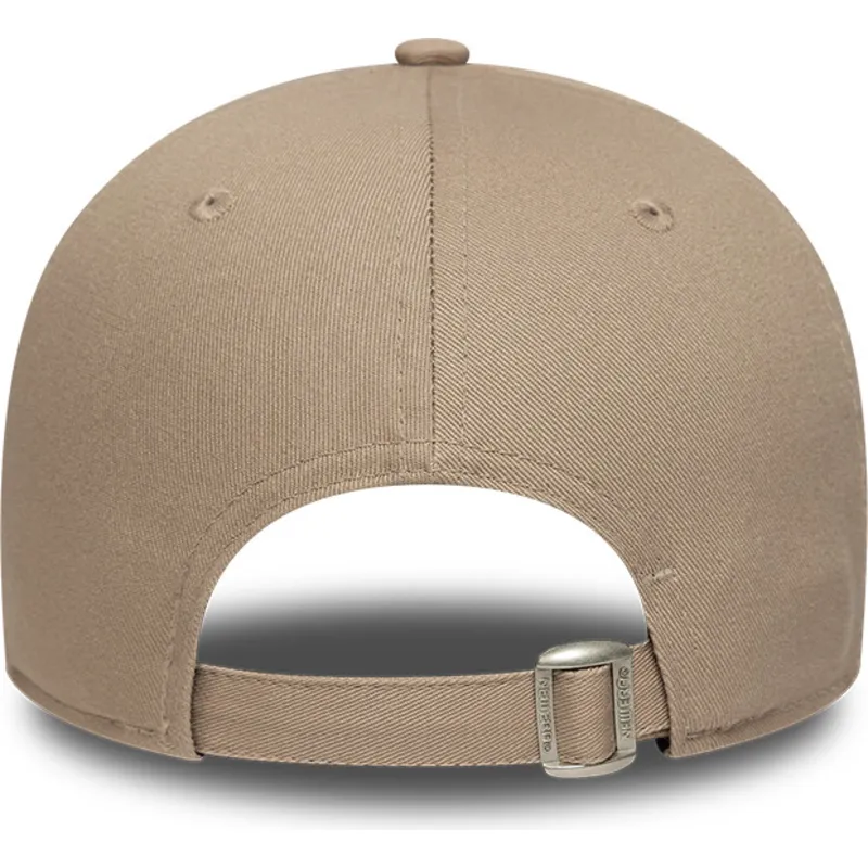 jasnobrazowa-regulowana-czapka-z-daszkiem-z-brazowym-logo-9forty-league-essential-new-york-yankees-mlb-new-era