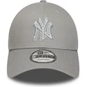 casquette-courbee-grise-ajustable-9forty-outline-new-york-yankees-mlb-new-era