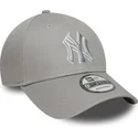 szara-regulowana-czapka-z-zakrzywionym-daszkiem-9forty-outline-new-york-yankees-mlb-new-era
