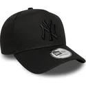czarna-czapka-z-zakrzywionym-daszkiem-snapback-z-czarnym-logo-e-frame-league-essential-new-york-yankees-mlb-new-era