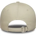 verstellbare-beige-damenkappe-mit-gebogenem-schirm-9forty-mini-logo-der-new-york-yankees-mlb-von-new-era