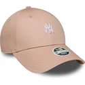 rozowa-zakrzywiona-czapka-z-daszkiem-regulowana-dla-kobiet-9forty-mini-logo-new-york-yankees-mlb-od-new-era
