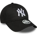 czarna-regulowana-czapka-z-zakrzywionym-daszkiem-dla-kobiet-9twenty-league-essential-new-york-yankees-mlb-new-era