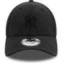 casquette-courbee-noire-ajustable-avec-logo-noir-9forty-quilted-new-york-yankees-mlb-new-era