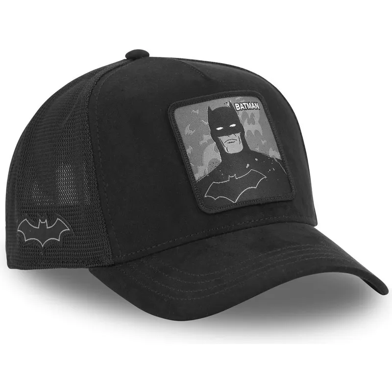 schwarze-trucker-kappe-batman-dc8-dar-dc-comics-von-capslab